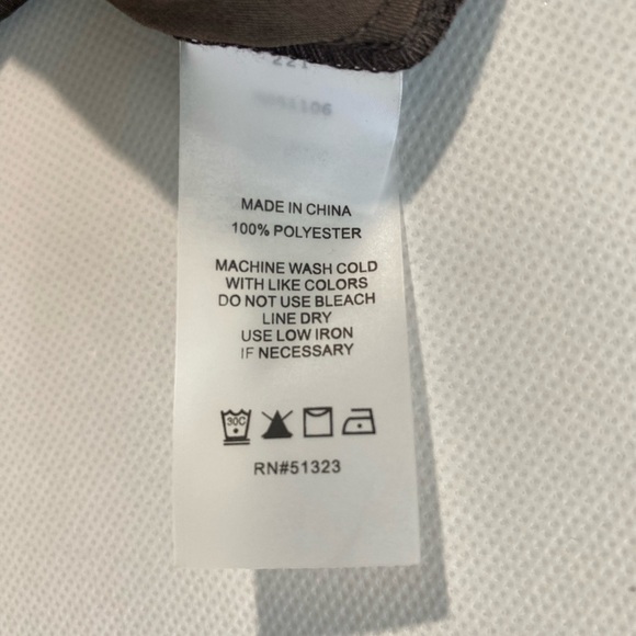 NEW 1X Plus Size Vince Camuto Womens SplitNeck Raglan Smock Cuff Sleeve Choc $89 - Picture 6 of 8